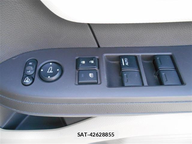 Honda N BOX 2019-08 7222510-23