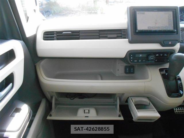 Honda N BOX 2019-08 7222510-24