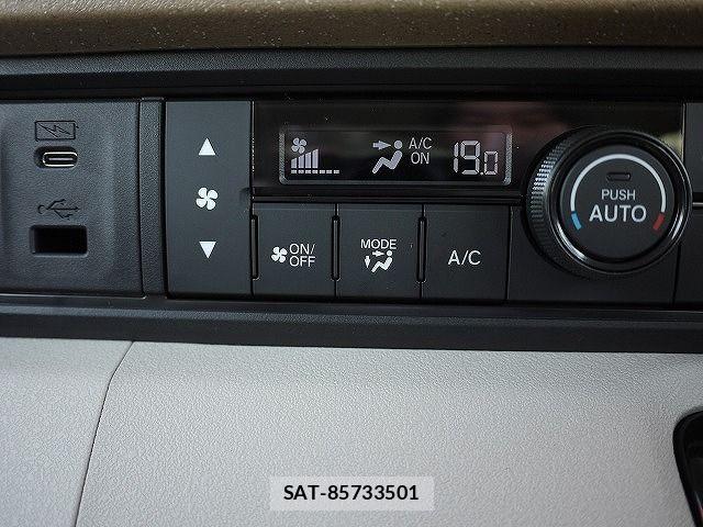 Honda N BOX 2025-10 7222521-15