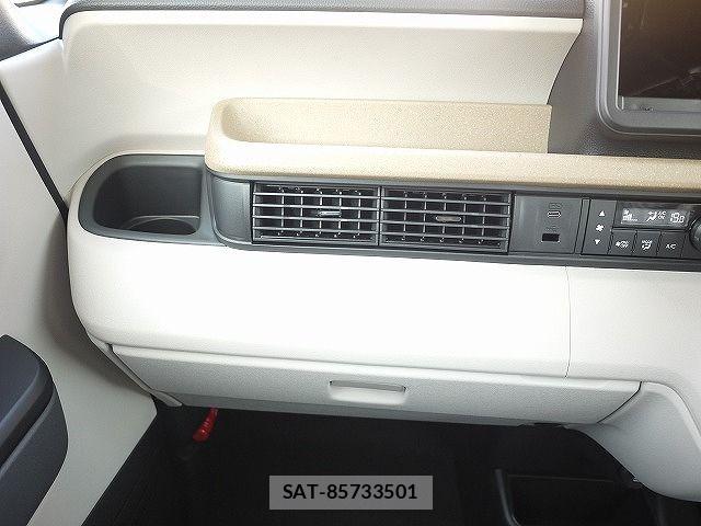 Honda N BOX 2025-10 7222521-17