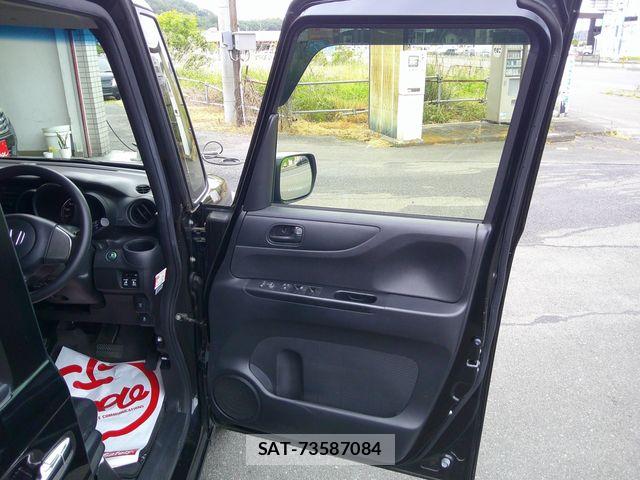 Honda N BOX 2017-03 7251692-19