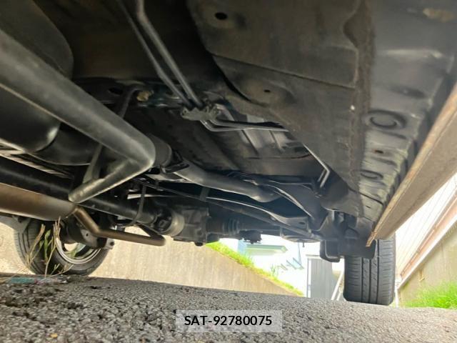 Honda N BOX 2017-10 7251689-21
