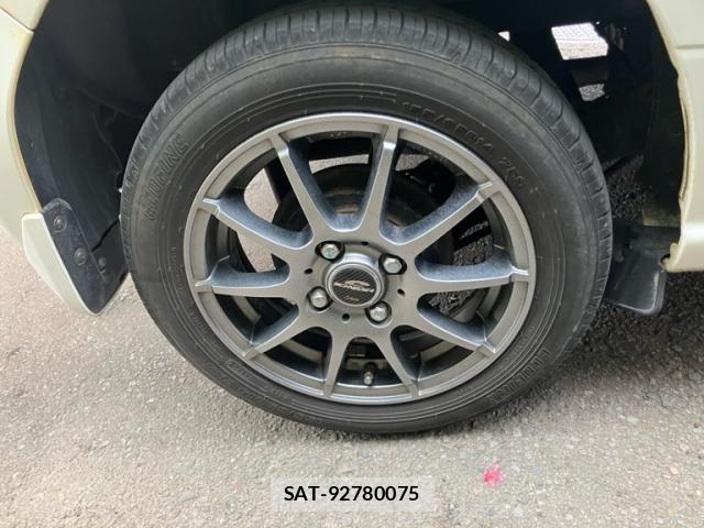 Honda N BOX 2017-10 7251689-26
