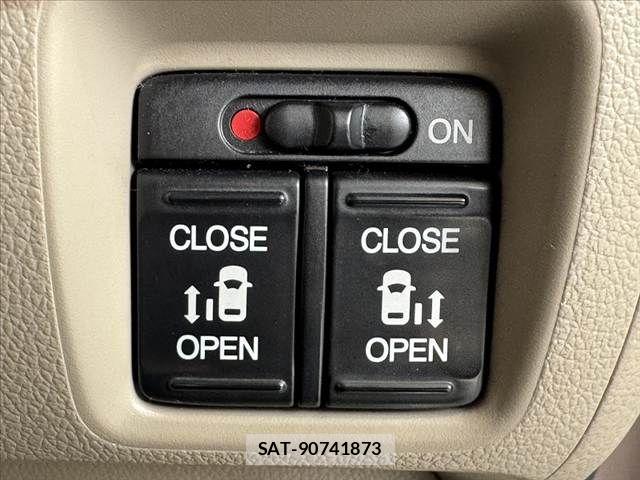 Honda N BOX 2013-03 7272469-5