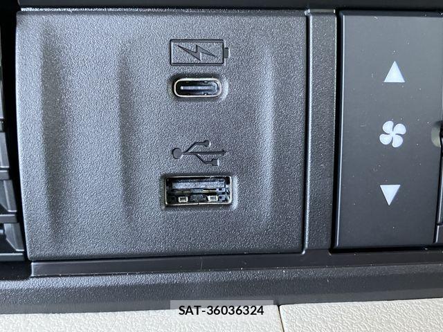Honda N BOX 2025-10 7328768-19