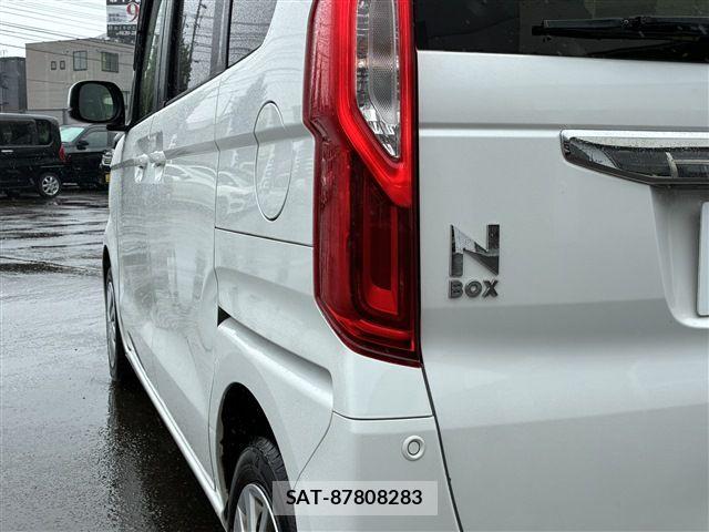 Honda N BOX 2020-04 7358969-9
