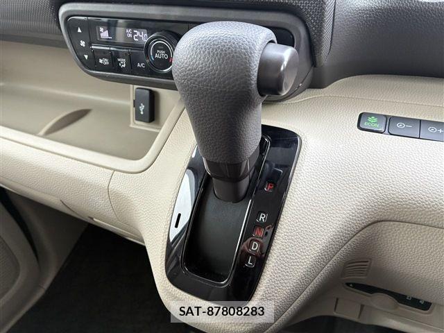 Honda N BOX 2020-04 7358969-24