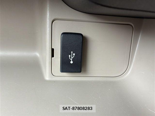 Honda N BOX 2020-04 7358969-28