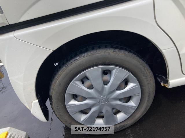 Honda N BOX 2015-06 7358968-9