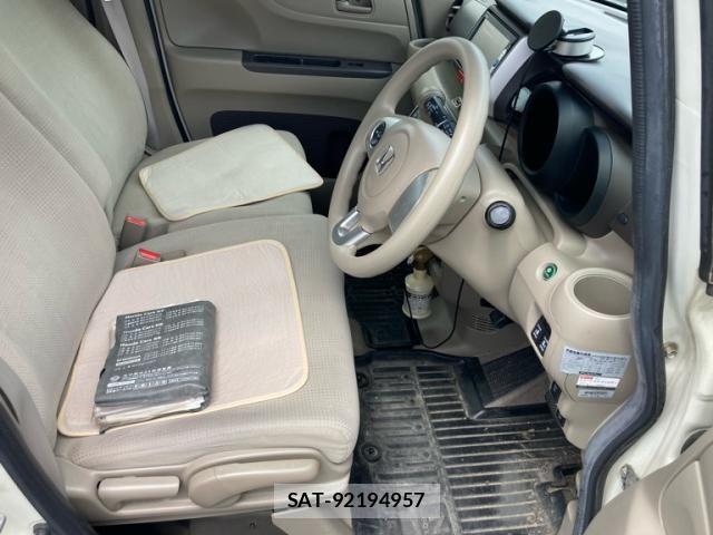 Honda N BOX 2015-06 7358968-12