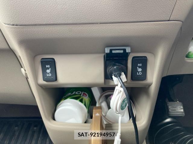 Honda N BOX 2015-06 7358968-22