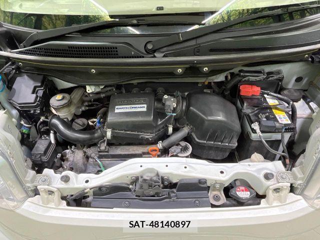 Honda N BOX 2017-04 7393142-17