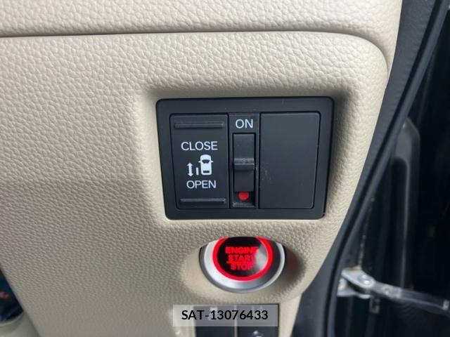 Honda N BOX 2018-01 7456188-12
