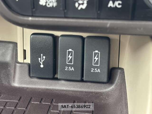 Honda N BOX 2019-10 7509393-18