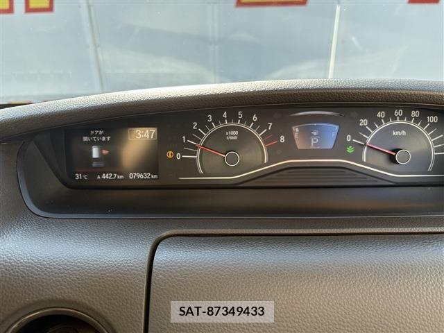 Honda N BOX 2021-06 7562526-22