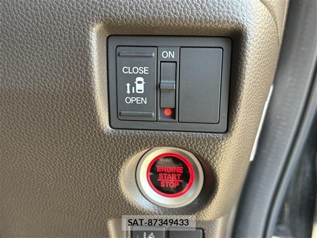 Honda N BOX 2021-06 7562526-28