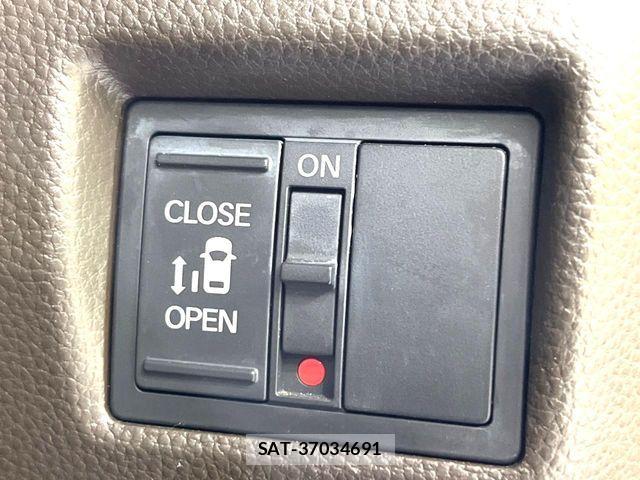 Honda N BOX 2023-07 7618551-3