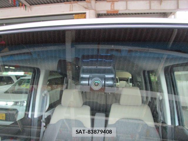 Honda N BOX 2018-07 7618560-17