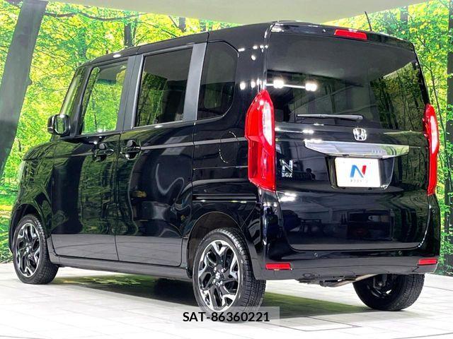 Honda N BOX 2023-07 7962851-16