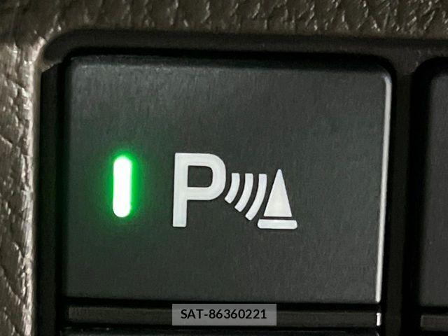 Honda N BOX 2023-07 7962851-6