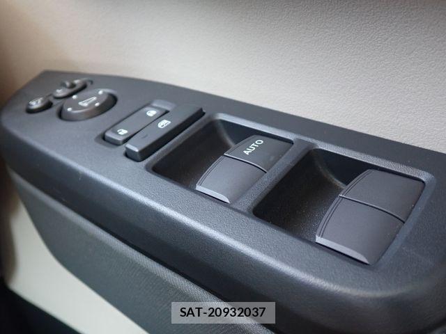 Honda N BOX 2025-04 7980213-18