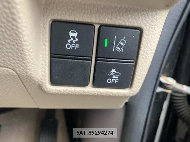 Honda N BOX 2017-11 8074843-16