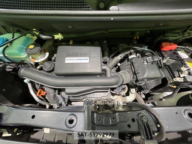 Honda N BOX 2018-03 8209005-17