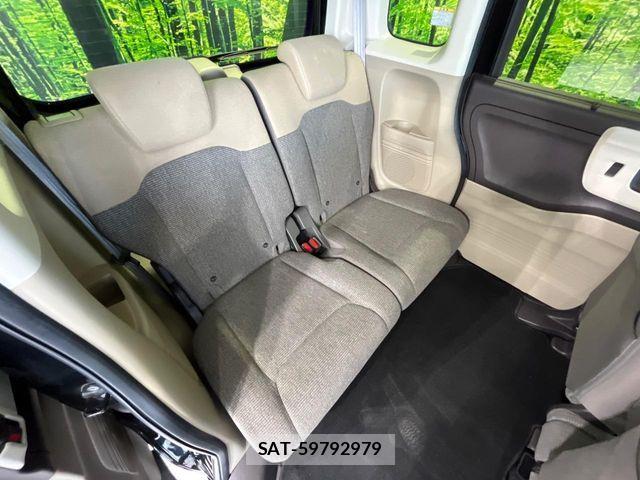 Honda N BOX 2018-03 8209005-8