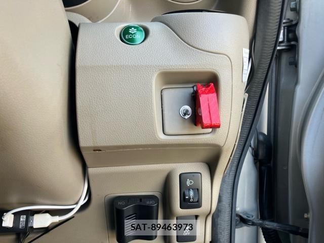 Honda N BOX 2013-08 8230999-14