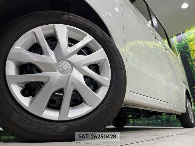 Honda N BOX 2025-02 8246071-12