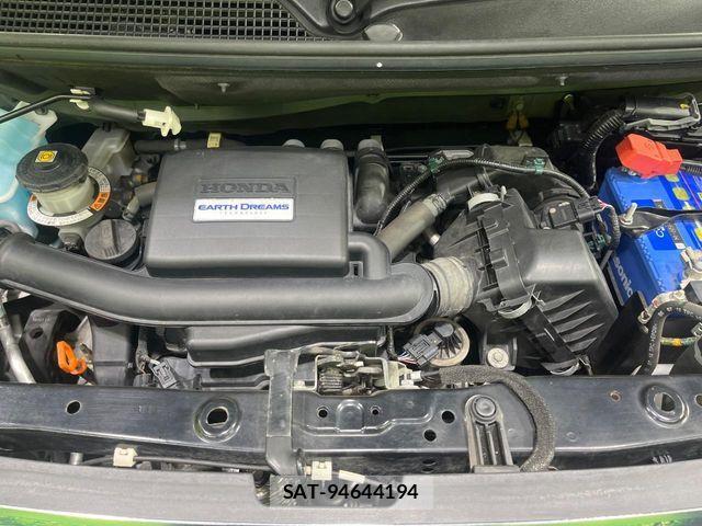 Honda N BOX 2018-11 8246074-17