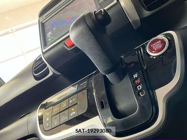 Honda N BOX 2016-07 8246076-16