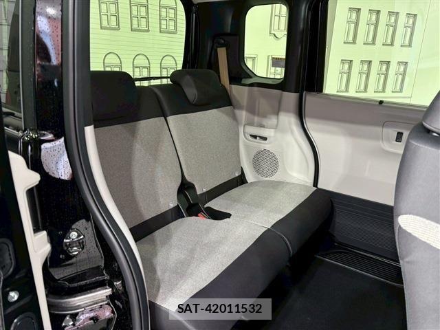 Honda N BOX 2026-02 8367490-15
