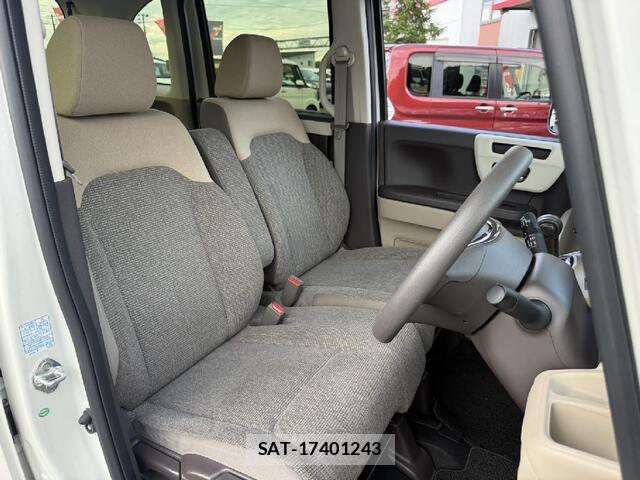 Honda N BOX 2017-10 8367494-11