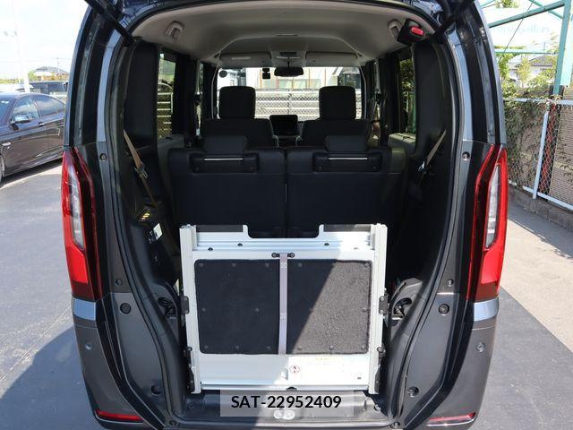 Honda N BOX 2024-03 8367476-2