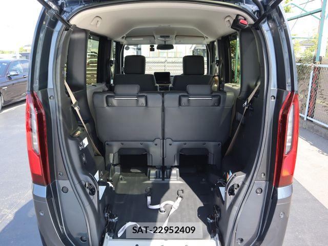 Honda N BOX 2024-03 8367476-3