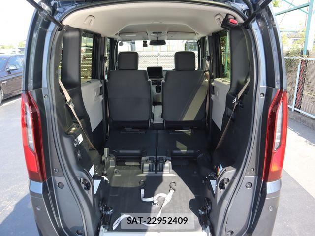 Honda N BOX 2024-03 8367476-4