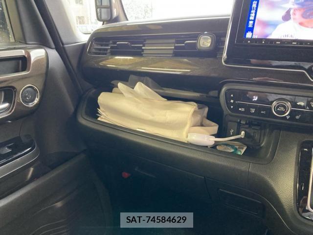Honda N BOX 2017-12 8371940-26