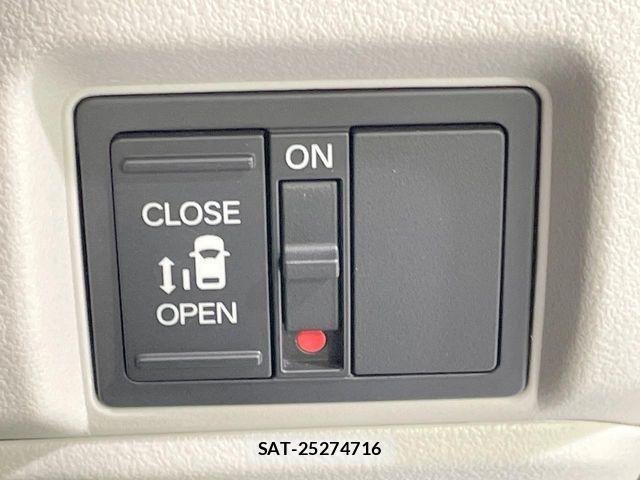 Honda N BOX 2025-03 8438523-5