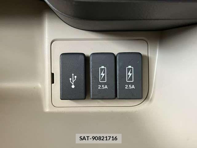 Honda N BOX 2019-07 8458017-17