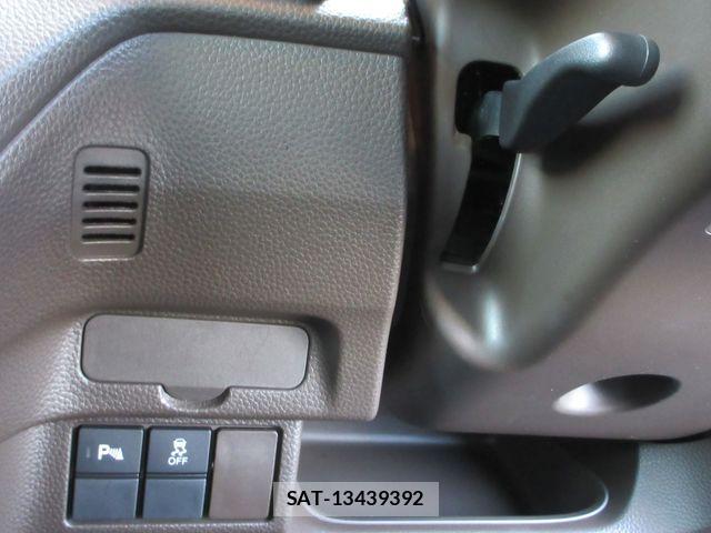 Honda N BOX 2022-08 8457064-10