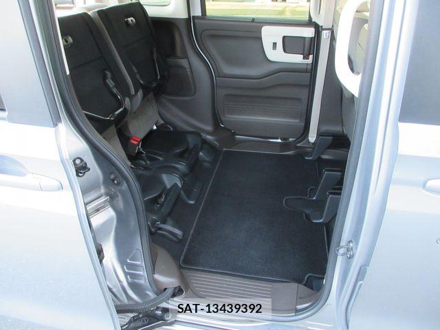Honda N BOX 2022-08 8457064-14