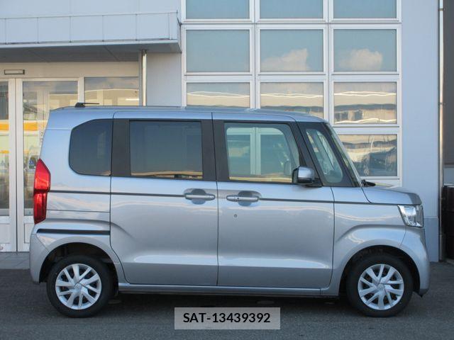 Honda N BOX 2022-08 8457064-21