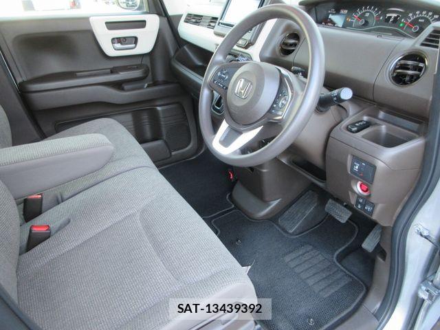 Honda N BOX 2022-08 8457064-24
