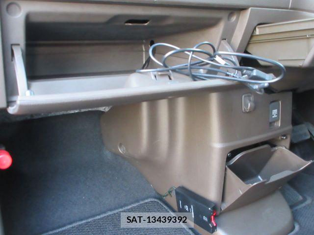 Honda N BOX 2022-08 8457064-26