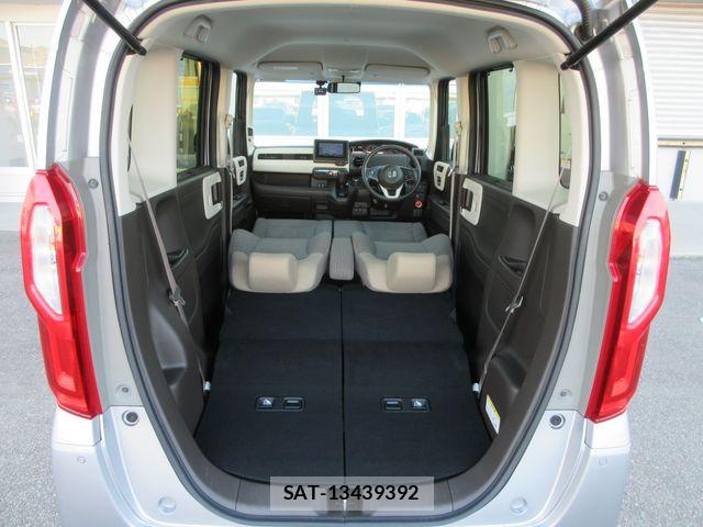Honda N BOX 2022-08 8457064-29