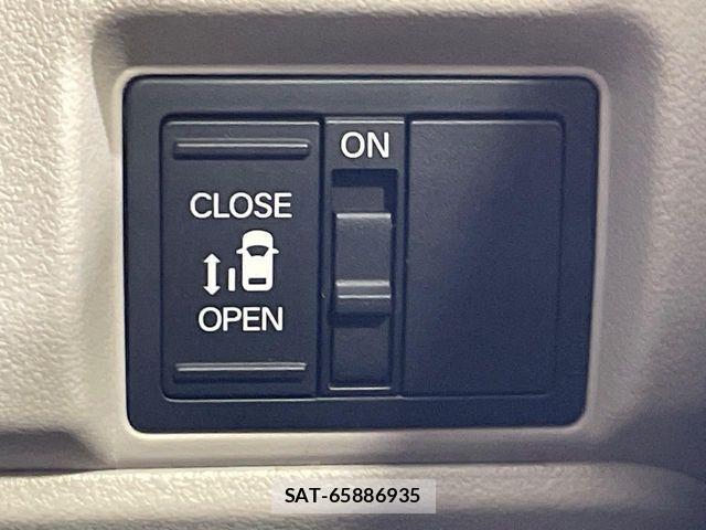 Honda N BOX 2023-11 8526067-2