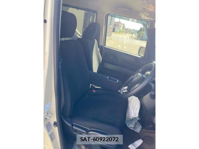Honda N BOX 2016-05 8526089-14