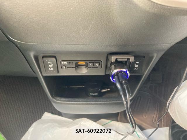Honda N BOX 2016-05 8526089-24