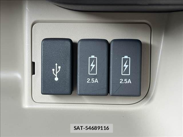 Honda N BOX 2019-04 8660538-23